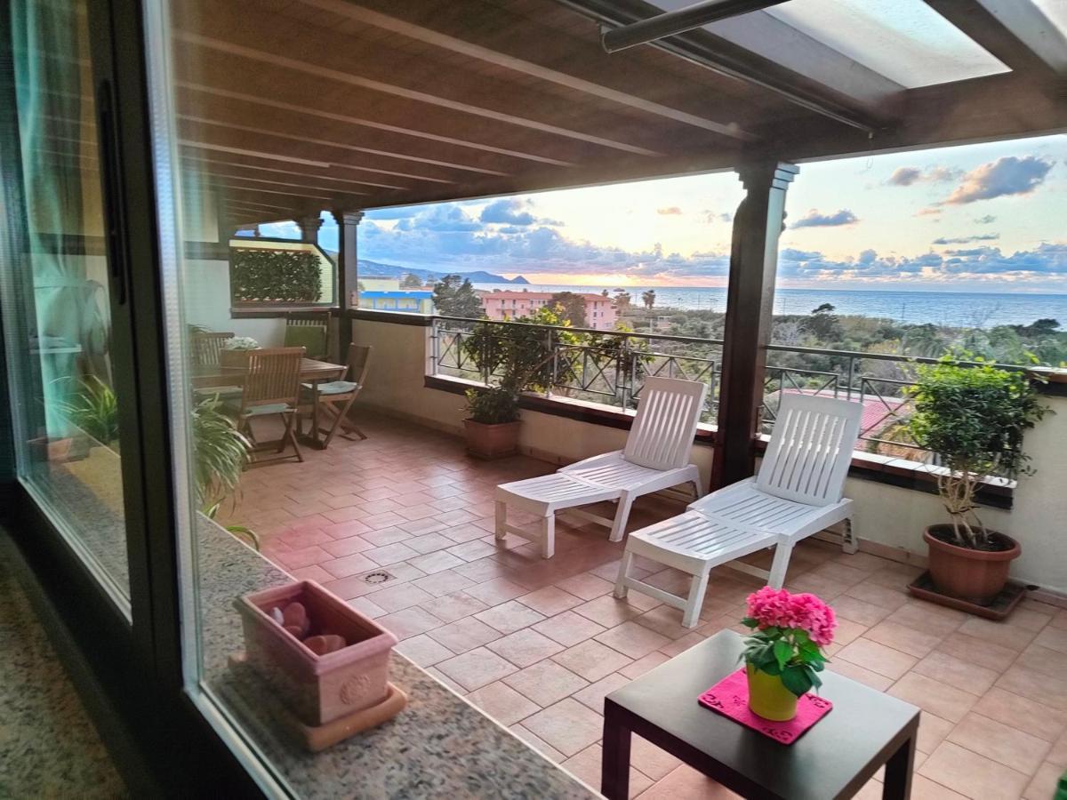 "Appartamento Del Mare Gliaca" Con Vista Isole Eolie,Ampia Terrazza,Wifi E Parcheggio Privato Gratuito Piraino Bagian luar foto