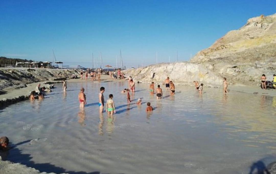 "Appartamento Del Mare Gliaca" Con Vista Isole Eolie,Ampia Terrazza,Wifi E Parcheggio Privato Gratuito Piraino Bagian luar foto