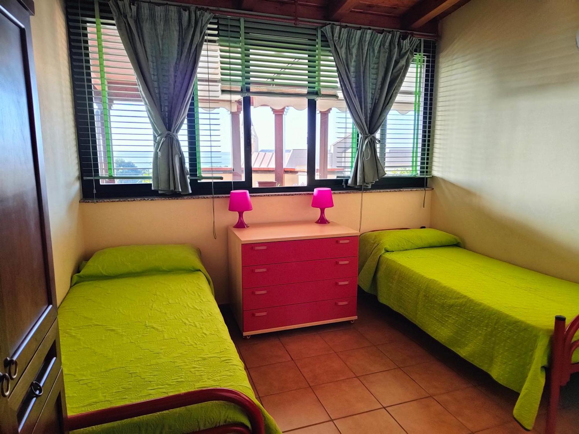 "Appartamento Del Mare Gliaca" Con Vista Isole Eolie,Ampia Terrazza,Wifi E Parcheggio Privato Gratuito Piraino Bagian luar foto
