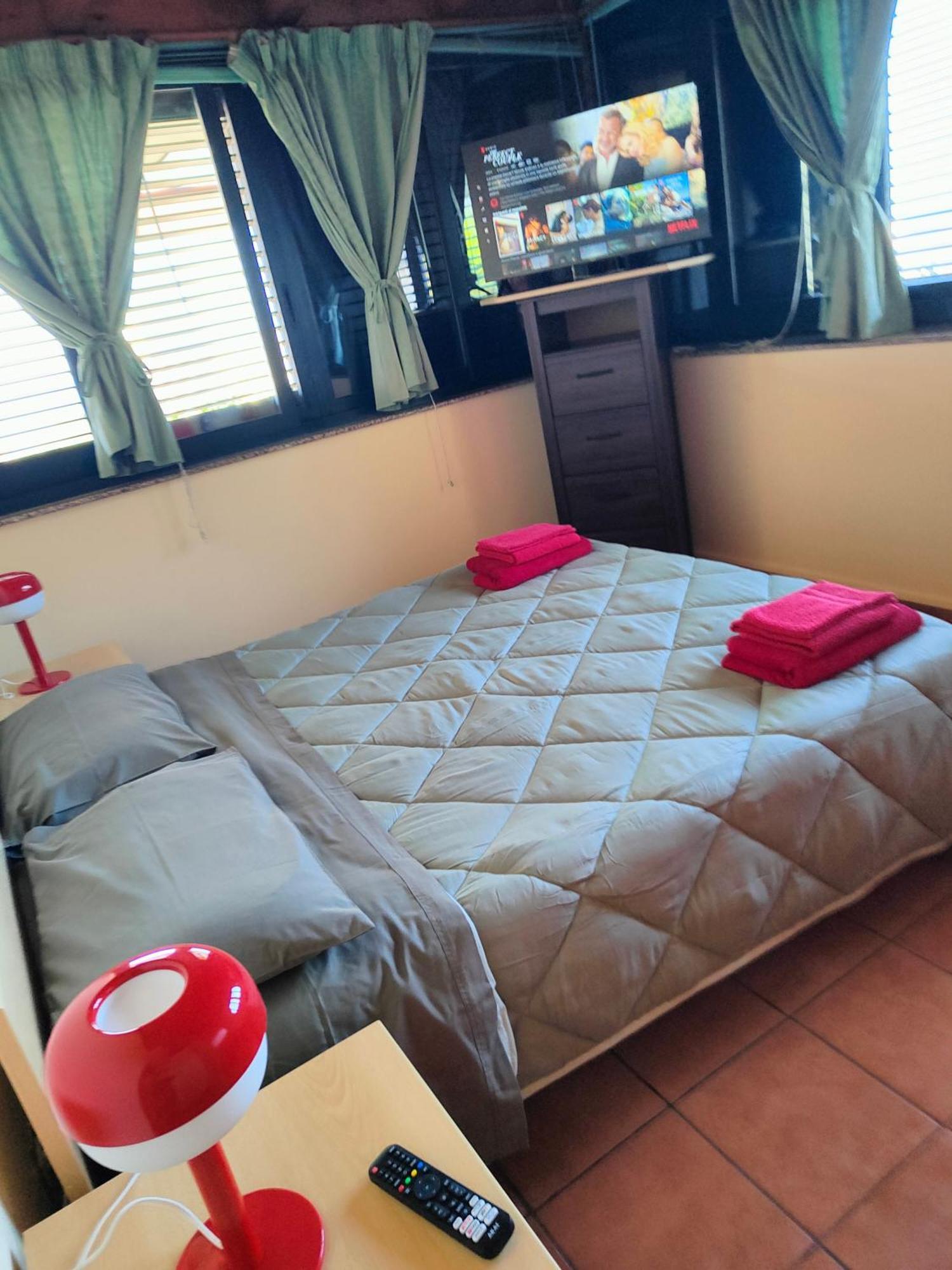 "Appartamento Del Mare Gliaca" Con Vista Isole Eolie,Ampia Terrazza,Wifi E Parcheggio Privato Gratuito Piraino Bagian luar foto