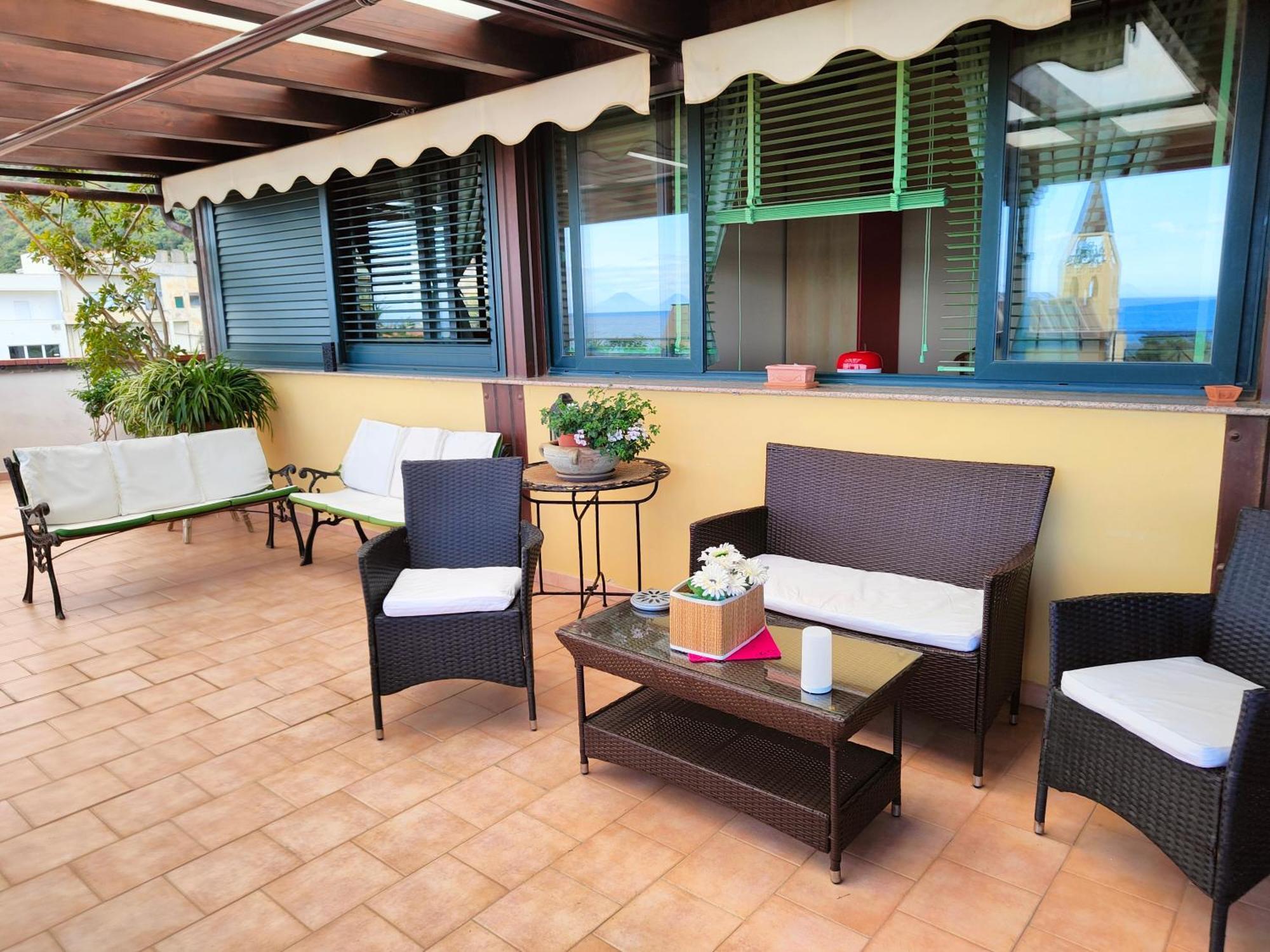 "Appartamento Del Mare Gliaca" Con Vista Isole Eolie,Ampia Terrazza,Wifi E Parcheggio Privato Gratuito Piraino Bagian luar foto